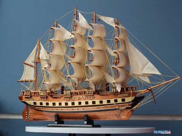 Mô hình thuyền buồm phong thủy France II gỗ đỏ 1.2m