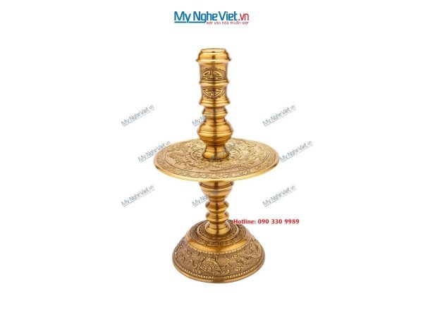 Chân nến vàng đậm