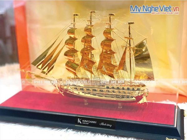 Mô Hình Thuyền Dát Vàng 24K