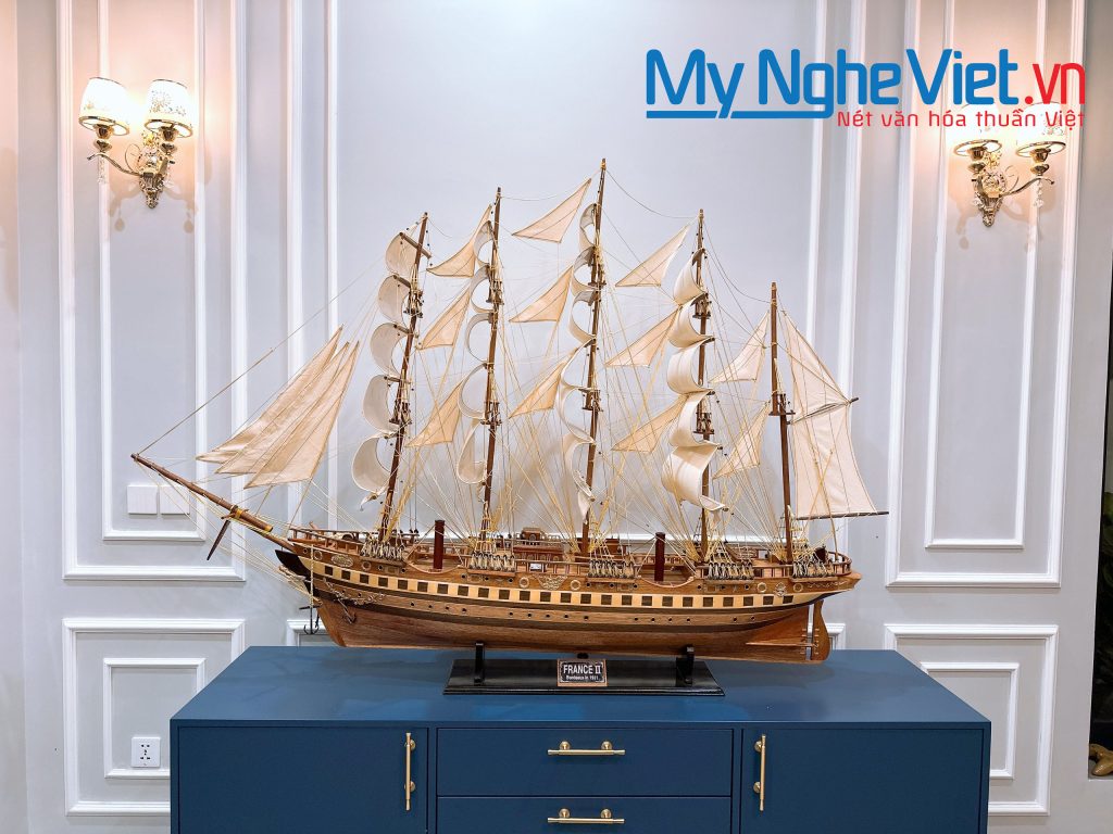 Mô hình thuyền buồm phong thủy France II gỗ tự nhiên
