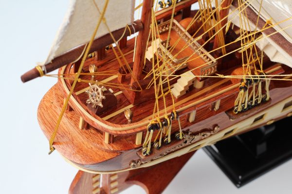 Mô hình thuyền buồm phong thủy France II gỗ tự nhiên