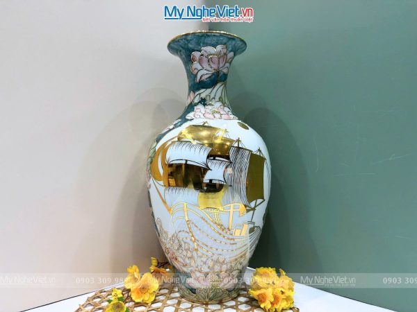 Bình hoa gốm Bát Tràng dáng lục bình thuận buồm