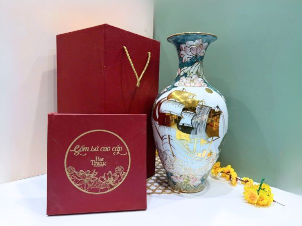 Bình hoa gốm Bát Tràng dáng lục bình thuận buồm