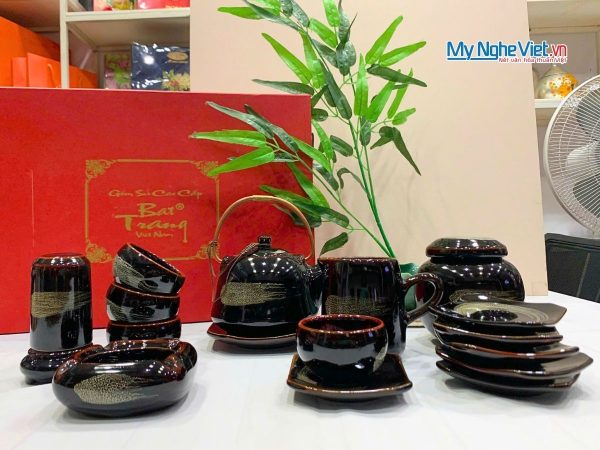 Bình trà hỏa biến quệt trắng và phụ kiện