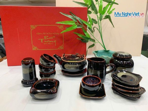 Bình trà hỏa biến quệt trắng và phụ kiện