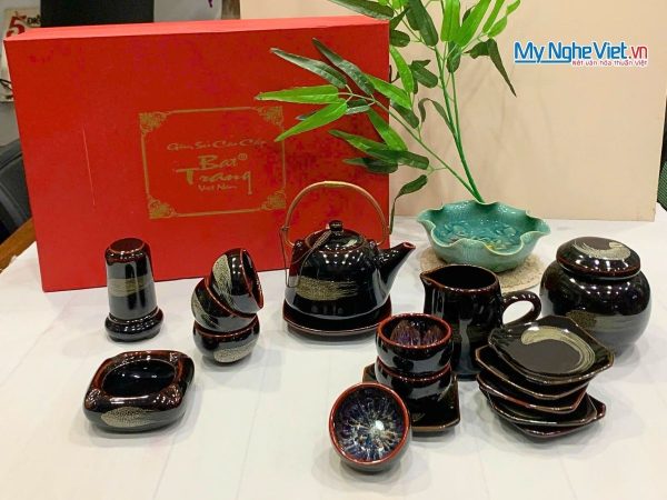 Bình trà hỏa biến quệt trắng và phụ kiện