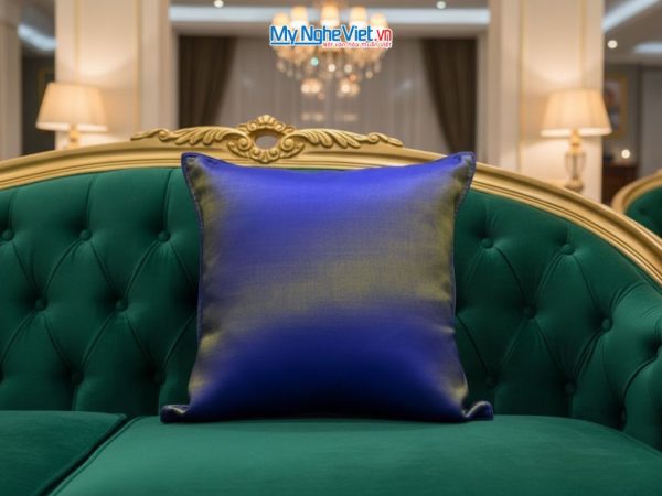 Quà Tặng Vỏ Gối Lụa Màu Tím Vàng Đồng