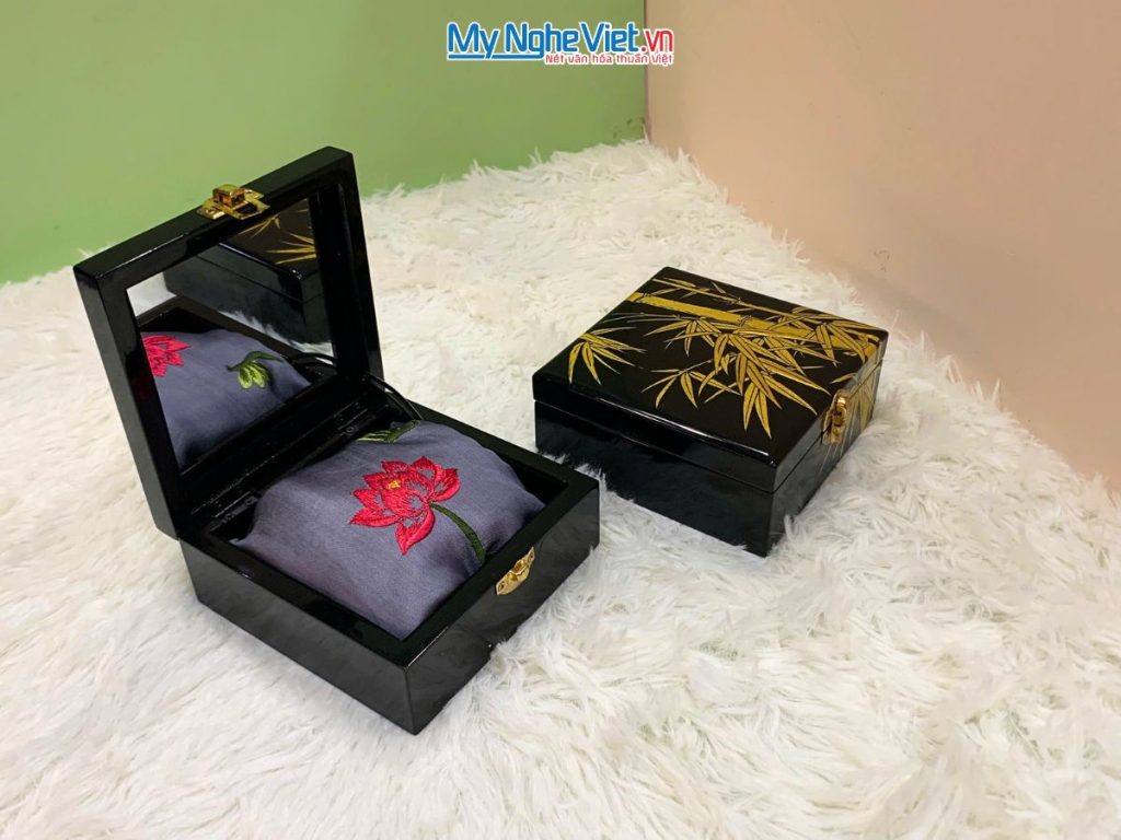 Quà Tặng Hộp Sơn Mài Lá Trúc & Khăn Lụa Hà Đông
