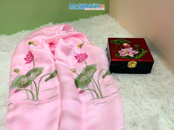 Quà Tặng Hộp Sơn Mài Hoa Sen & Khăn Lụa Hà Đông