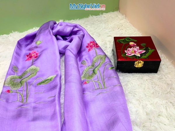 Quà Tặng Hộp Sơn Mài Hoa Sen & Khăn Lụa Hà Đông