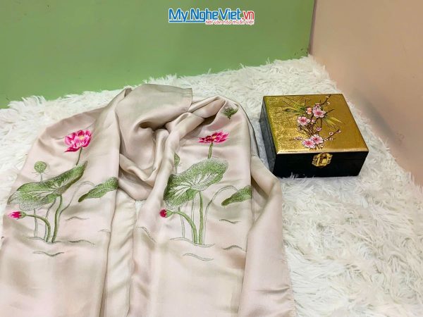 Quà Tặng Hộp Sơn Mài Hoa Đào & Khăn Lụa Hà Đông