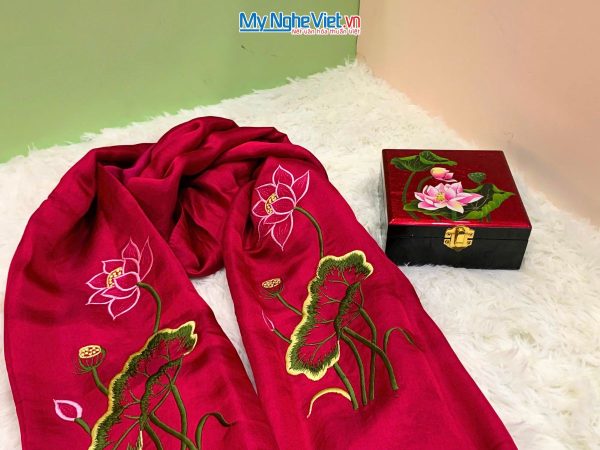 Quà Tặng Hộp Sơn Mài Hoa Sen & Khăn Lụa Hà Đông