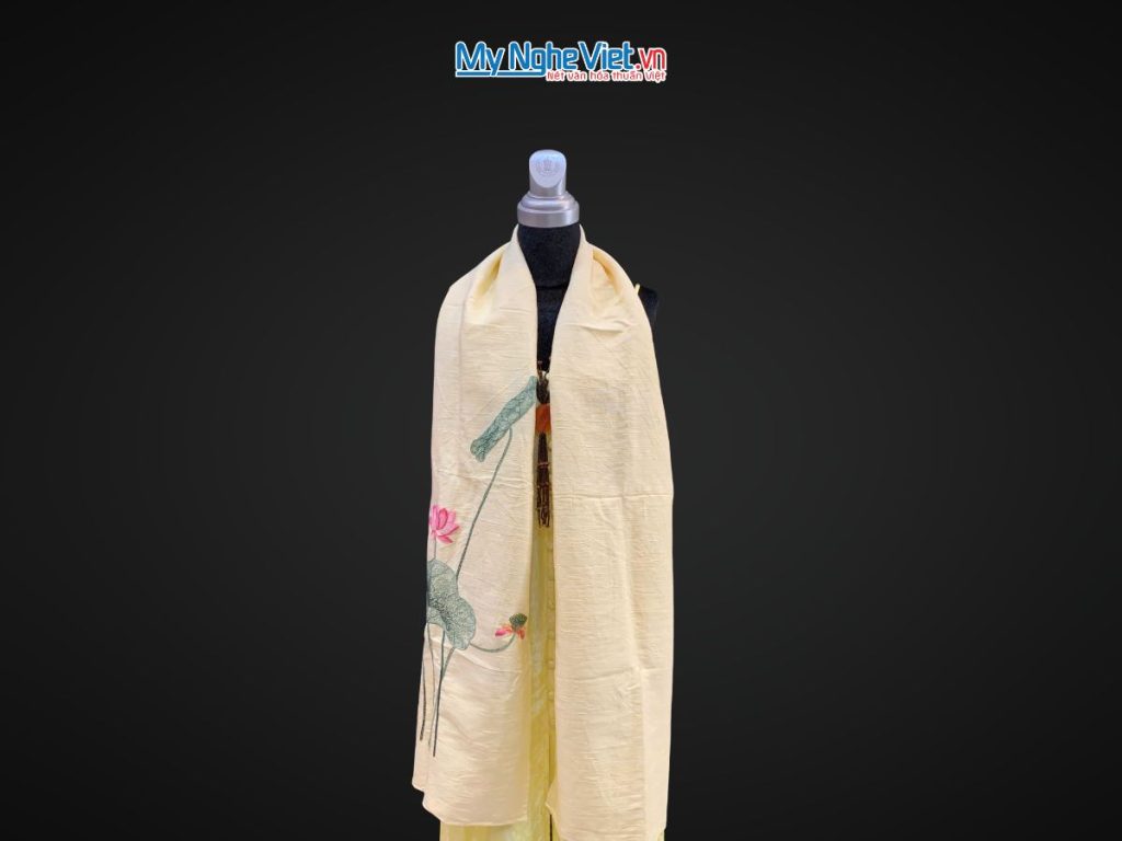 Khăn lụa đũi 100% tơ tằm họa tiết hoa sen thêu tay cao cấp