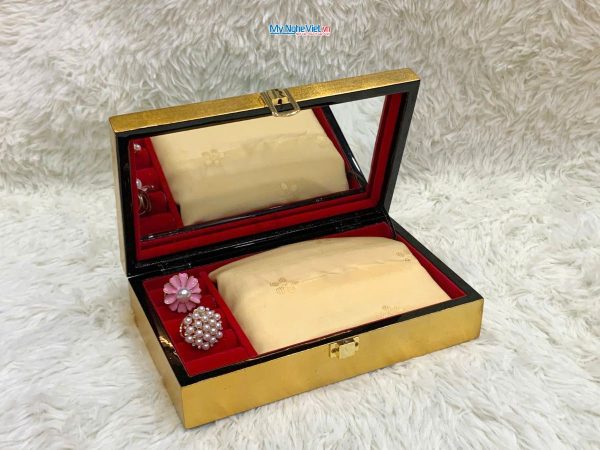 Quà tặng hộp trang sức và khăn lụa cao cấp
