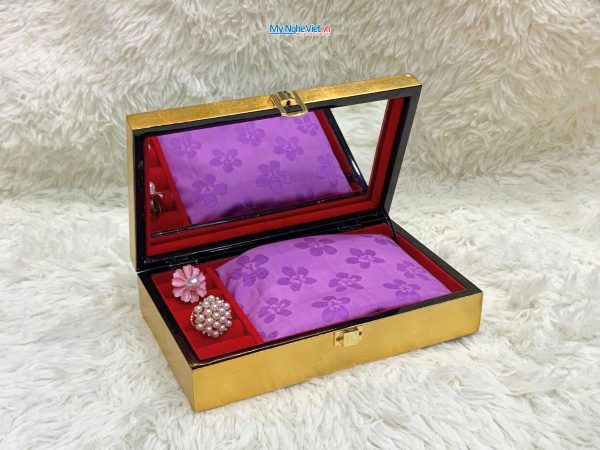 Quà tặng hộp trang sức và khăn lụa cao cấp