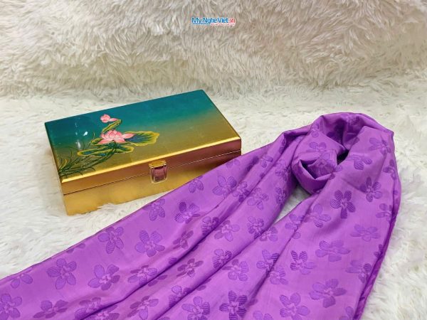 Quà tặng hộp trang sức và khăn lụa cao cấp