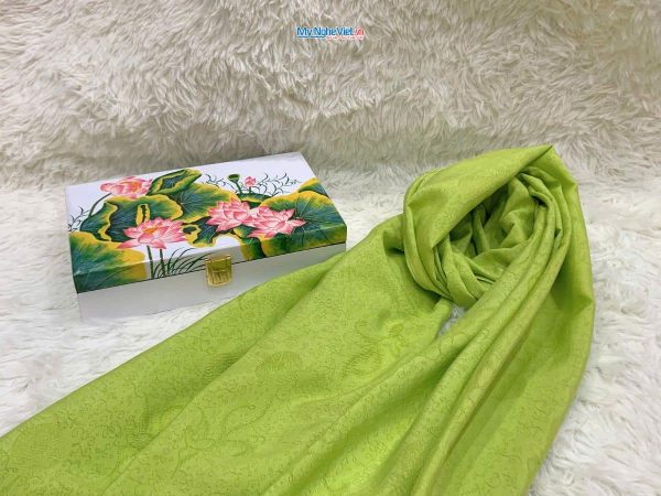 Quà tặng hộp trang sức và khăn lụa cao cấp