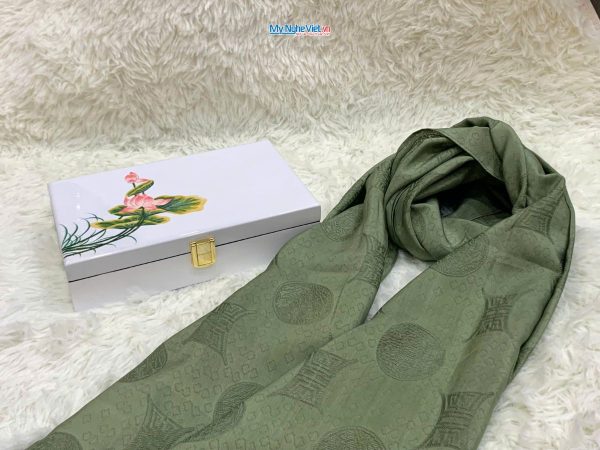 Quà tặng hộp trang sức và khăn lụa cao cấp