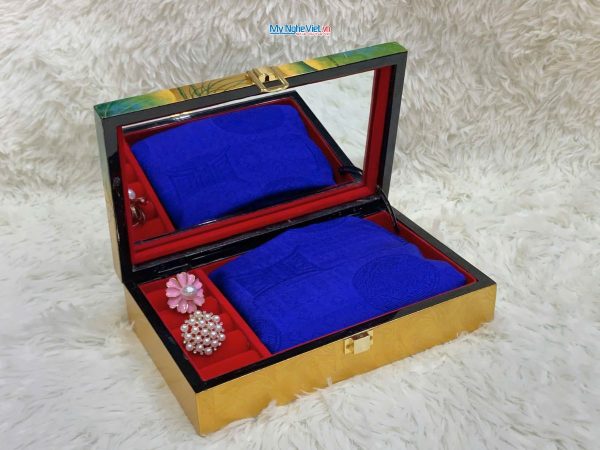 Quà tặng hộp trang sức và khăn lụa cao cấp