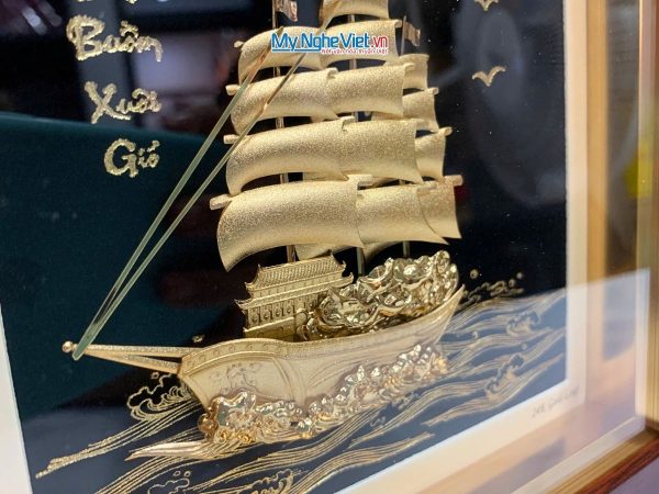 Tranh đồng thuận buồm dát vàng 24k nền đen và Hộp quà tặng cao cấp