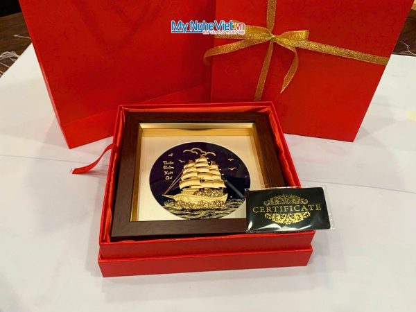 Tranh đồng thuận buồm dát vàng 24k nền xanh và Hộp quà tặng cao cấp