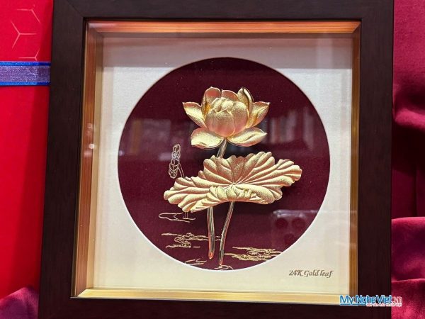 Tranh Đồng Hoa Sen Dát Vàng 24K Nền Đỏ