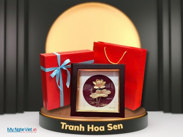 Tranh Đồng Hoa Sen Dát Vàng 24K Nền Đỏ Và Hộp Quà Tặng Cao Cấp