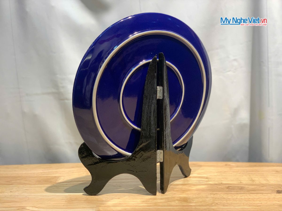 Tranh Đĩa Gốm Bát Tràng Thuận Buồm Xanh Coban Đắp Nổi - Quà biếu sang trọng