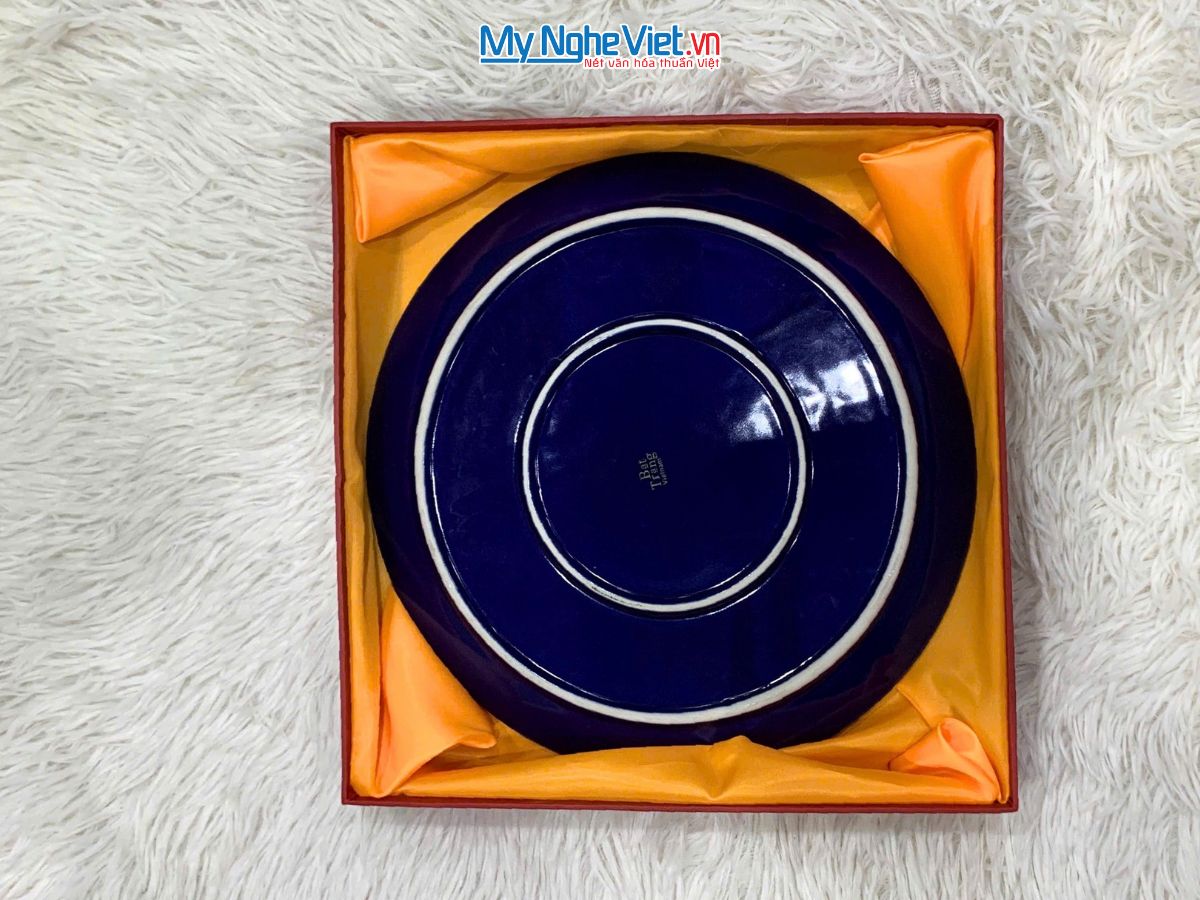 Tranh Đĩa Gốm Bát Tràng Thuận Buồm Xanh Coban Đắp Nổi - Quà biếu sang trọng