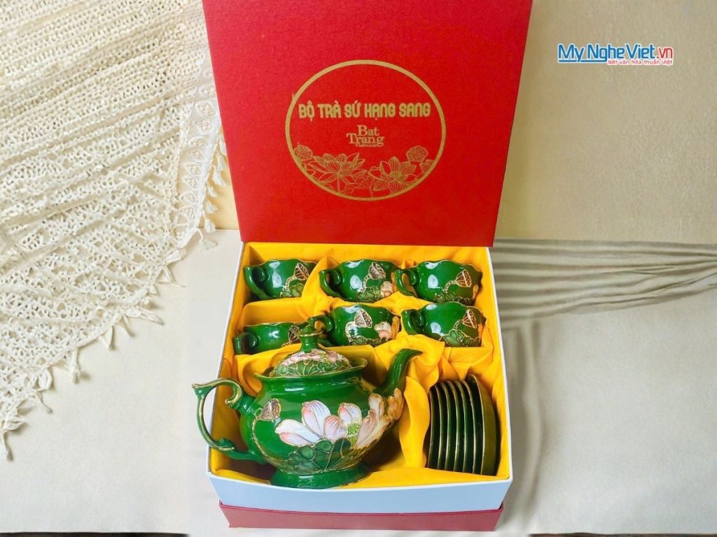 Bộ Bình Trà Queen Xanh Ngọc Vẽ Vàng Kim Họa Tiết Hoa Đắp Nổi Hoa Sen