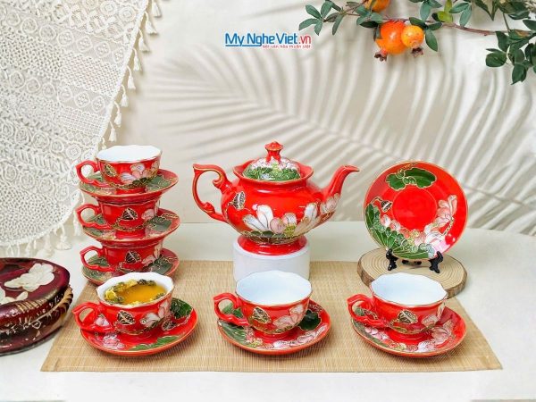 Bộ Bình Trà Queen Màu Đỏ Vẽ Vàng Kim Họa Tiết Hoa Đắp Nổi Hoa Sen