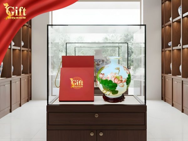 Bình thu tài hút lộc cao cấp vẽ sen đắp nổi nền trắng H22 + chân đế đẹp SGMNV-VBT22.3